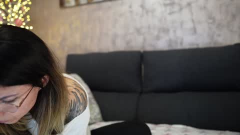 Snapshot of crissy_love chatting on January 17, 8:55 pm crissy_love online show from January 17, 8:55 pm