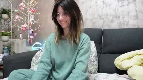 Snapshot of crissy_love chatting on January 7, 3:14 am crissy_love online show from January 7, 3:14 am