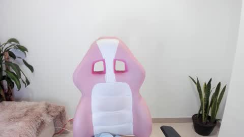 sofia online show from February 11, 12:17 pm