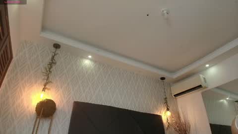 Cris  online show from April 20, 6:55 pm