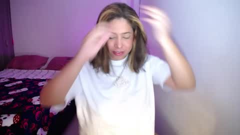 Cristina online show from June 2, 1:17 am