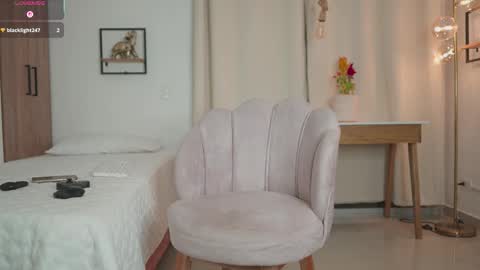 ....... online show from December 15, 10:31 am