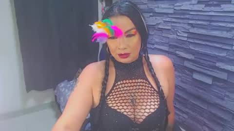 cruela_deviil online show from October 23, 12:05 am