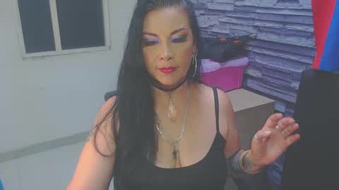 Snapshot of cruela_deviil chatting on September 30, 1:55 am cruela_deviil online show from September 30, 1:55 am