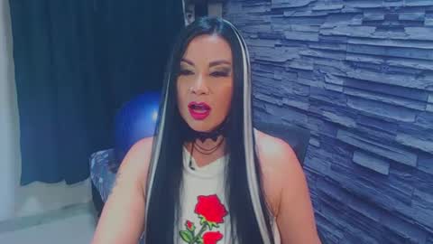 Snapshot of cruela_deviil chatting on October 8, 4:55 pm cruela_deviil online show from October 8, 4:55 pm