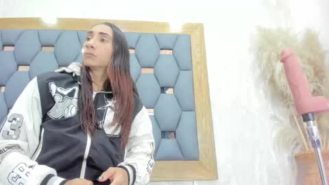 crystal_sm online show from November 19, 3:50 am