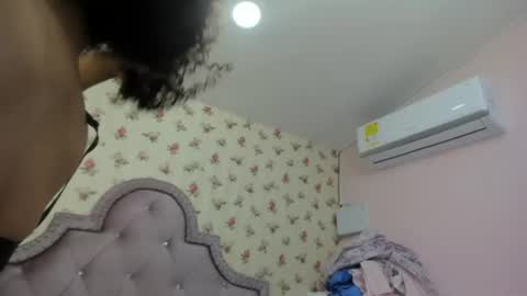 Milf Latina online show from July 13, 1:34 pm