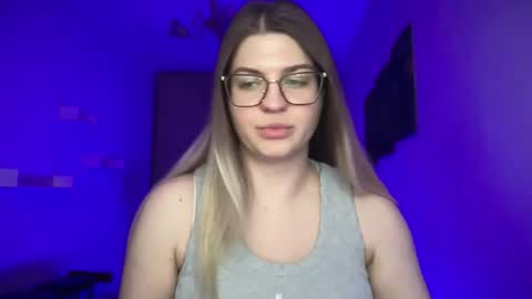 crystalblush01 online show from April 25, 12:30 pm