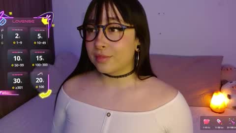 Snapshot of crystalitesq chatting on October 1, 1:32 am Olivia  online show from October 1, 1:32 am