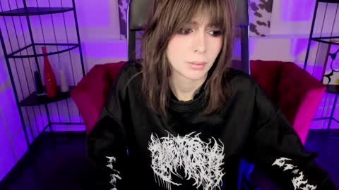 crystallbloom online show from April 1, 1:50 am