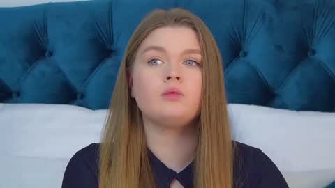 Crystal online show from April 25, 1:41 pm