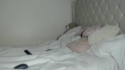 Snapshot of crystalsweet2000 chatting on February 23, 4:44 am MissCrystal online show from February 23, 4:44 am