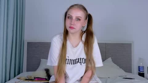 Lina online show from May 9, 12:18 pm