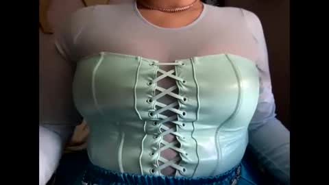 Snapshot of crystalyn777 chatting on October 19, 11:40 pm crystalyn777 online show from October 19, 11:40 pm