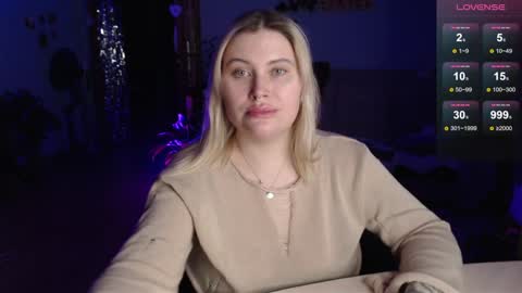 Snapshot of cuddlieschris chatting on December 5, 10:44 am Chris online show from December 5, 10:44 am