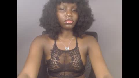 sophie online show from October 25, 9:17 am