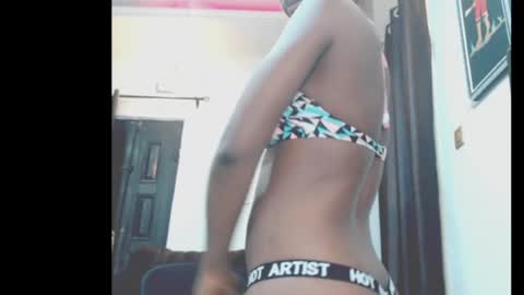 cumebony_petit online show from May 26, 8:13 am