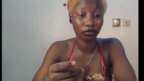 Zara online show from February 7, 1:20 am