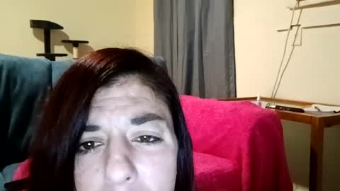 Curiouskitten1991 online show from July 13, 7:20 am