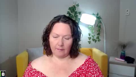 curvy_girlz online show from November 3, 4:11 pm