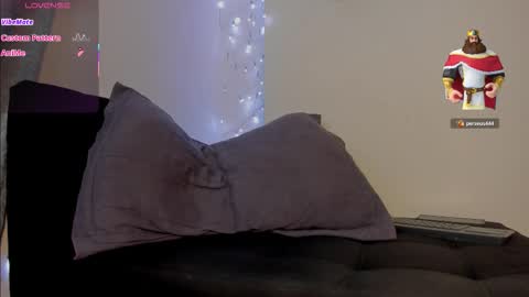 A online show from November 27, 7:17 pm