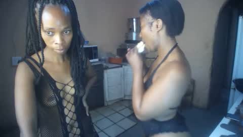 curvypear76x online show from March 4, 8:10 am