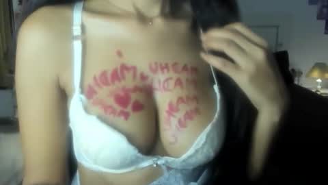 Alisha online show from April 19, 6:10 pm