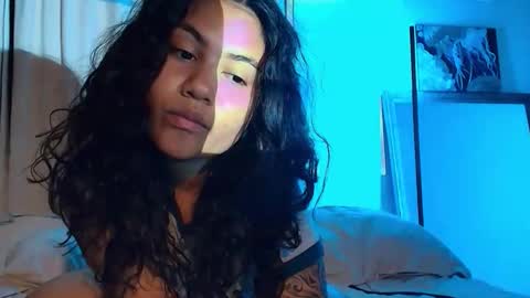 cute_hippo8 online show from April 4, 1:15 am