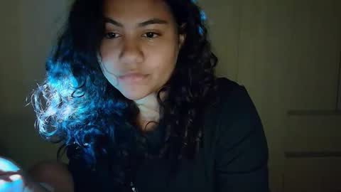 cute_hippo8 online show from April 19, 1:16 am