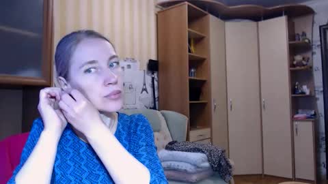 cute_lion_ online show from April 11, 11:25 am