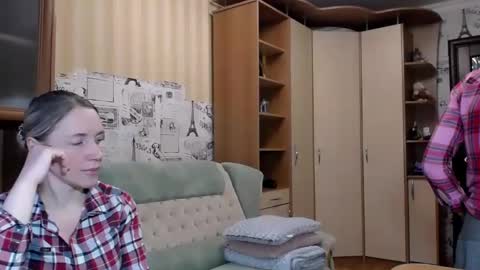 cute_lion_ online show from March 7, 12:56 pm