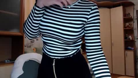 cute_lion_ online show from April 5, 7:46 pm