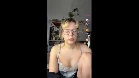 Amy online show from March 2, 10:37 am