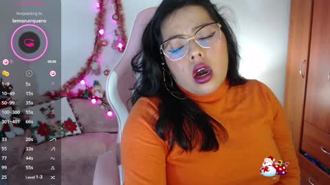Snapshot of cutejess45 chatting on December 17, 5:29 am tell me jess   online show from December 17, 5:29 am