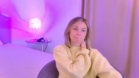 cutemirage online show from November 8, 2:55 pm