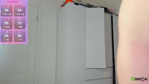 cutenessnicole online show from March 11, 7:47 pm