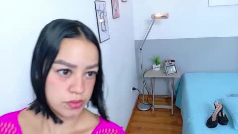 cutepetitee online show from November 13, 8:19 pm