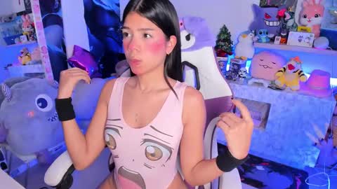  - independent model online show from February 19, 11:57 pm