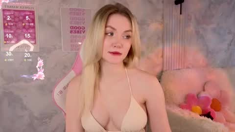 HelloMy name Eva online show from April 18, 4:48 am