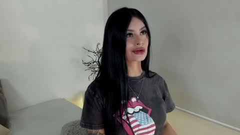 Snapshot of cylie_lee chatting on January 13, 1:17 pm Cylie online show from January 13, 1:17 pm