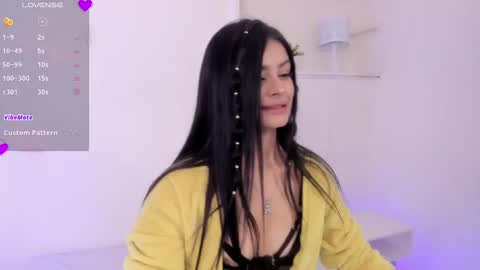 Snapshot of cylie_lee chatting on March 10, 3:45 am Cylie online show from March 10, 3:45 am