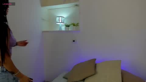 Snapshot of cylie_lee chatting on March 3, 12:01 am Cylie online show from March 3, 12:01 am