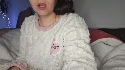 Snapshot of cyndee_winter chatting on October 22, 8:03 pm Cyndee Winter online show from October 22, 8:03 pm