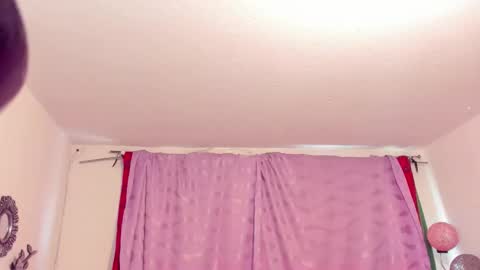 Cynthia online show from December 5, 2:29 pm