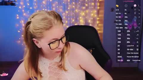 Donna online show from May 20, 9:34 pm