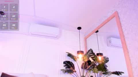 dafne_hillss online show from March 20, 11:26 am