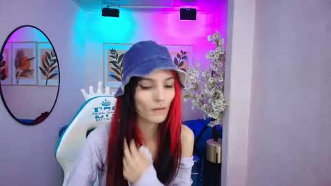 Snapshot of dafne_huges chatting on September 9, 7:46 pm dafne huges online show from September 9, 7:46 pm