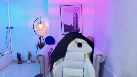 Snapshot of dafne_huges chatting on January 19, 12:07 pm dafne huges online show from January 19, 12:07 pm