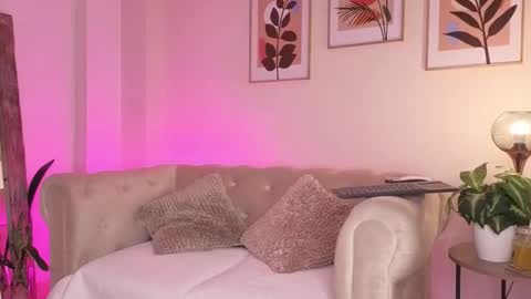 Dahiann Walcott online show from March 9, 7:39 pm