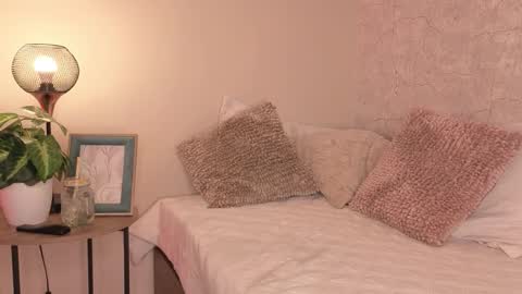 Dahiann Walcott online show from February 17, 6:18 pm